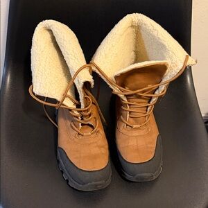 Nautica Brown and Cream Winter Boots